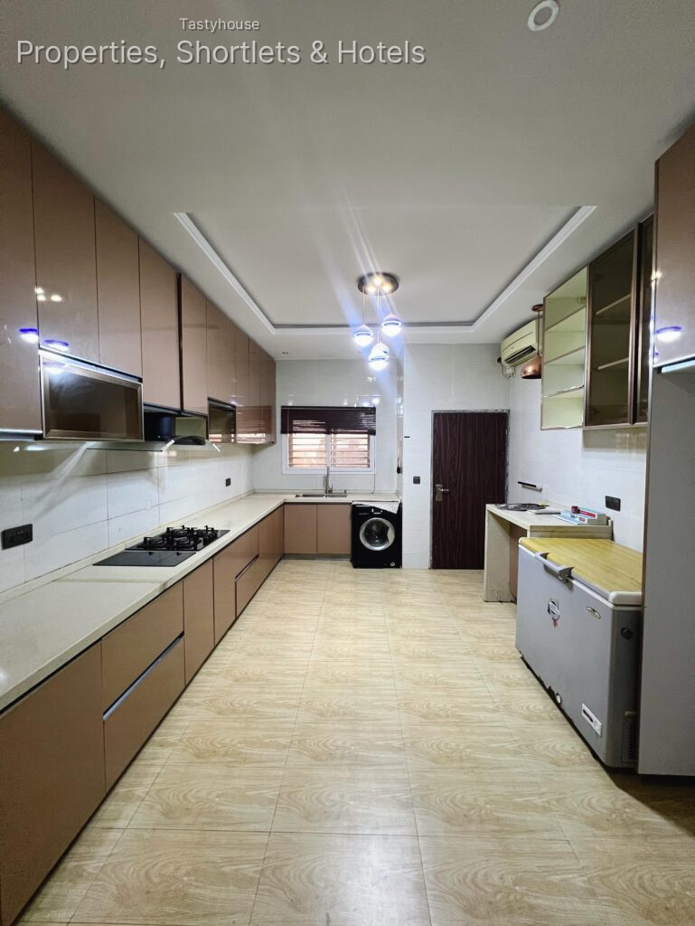 4 Bedroom detached Duplex