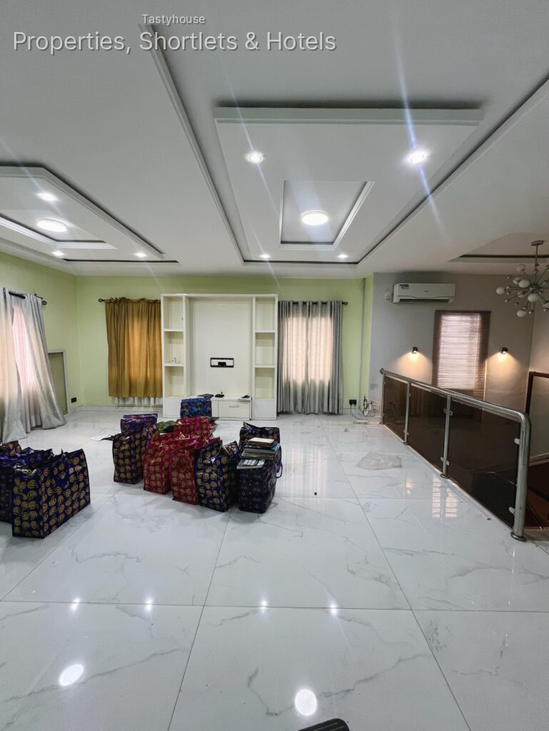 4 Bedroom detached Duplex