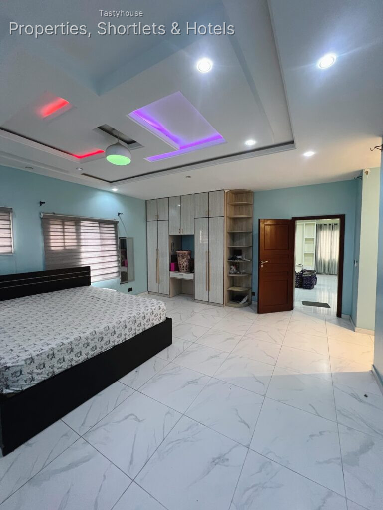 4 Bedroom detached Duplex