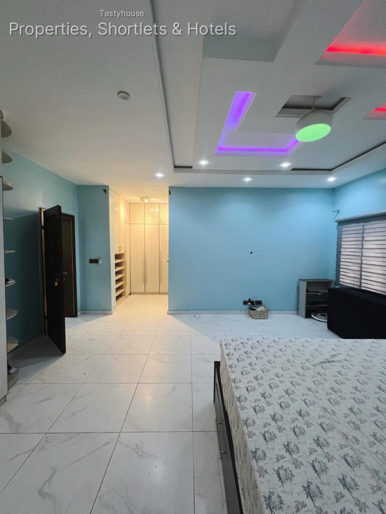 4 Bedroom detached Duplex