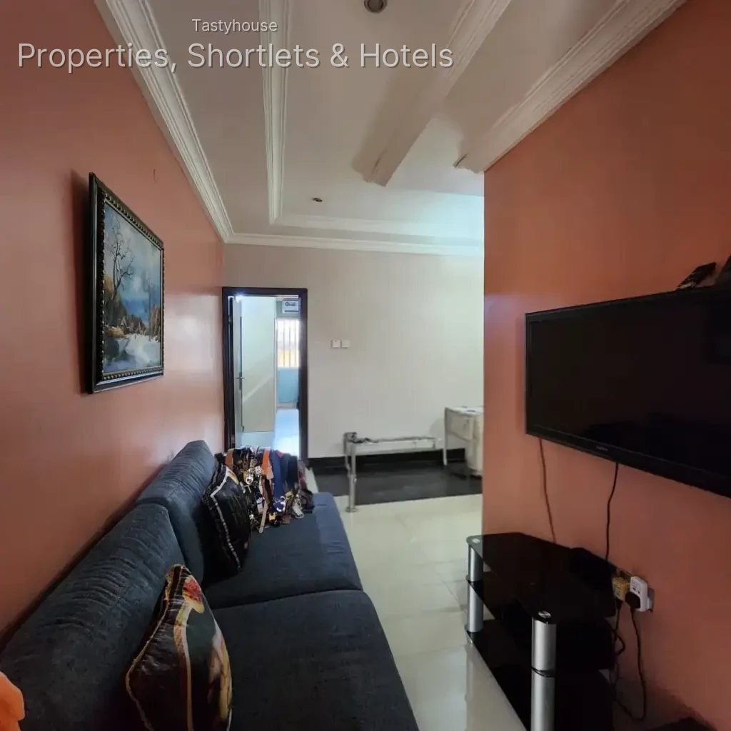 4 BEDROOM Terrace duplex with bq