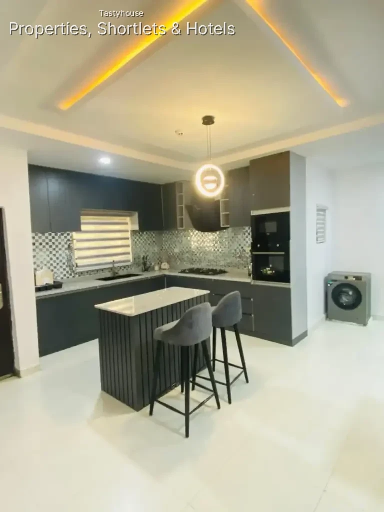 3 BEDROOM APARTMENT