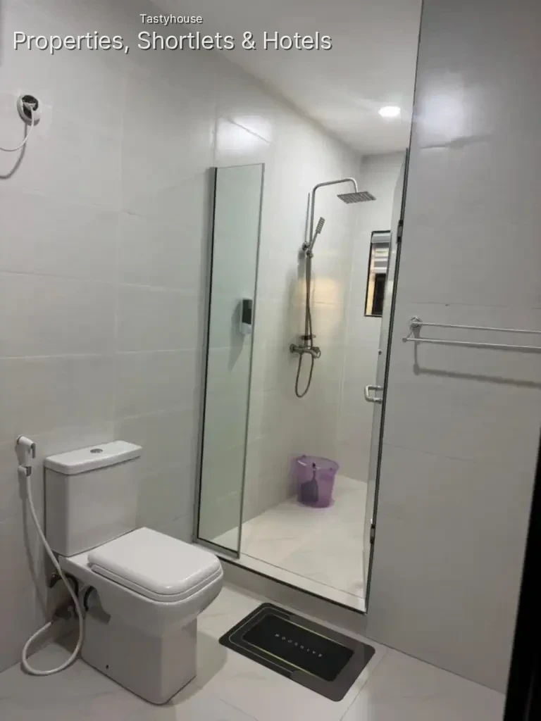3 BEDROOM APARTMENT