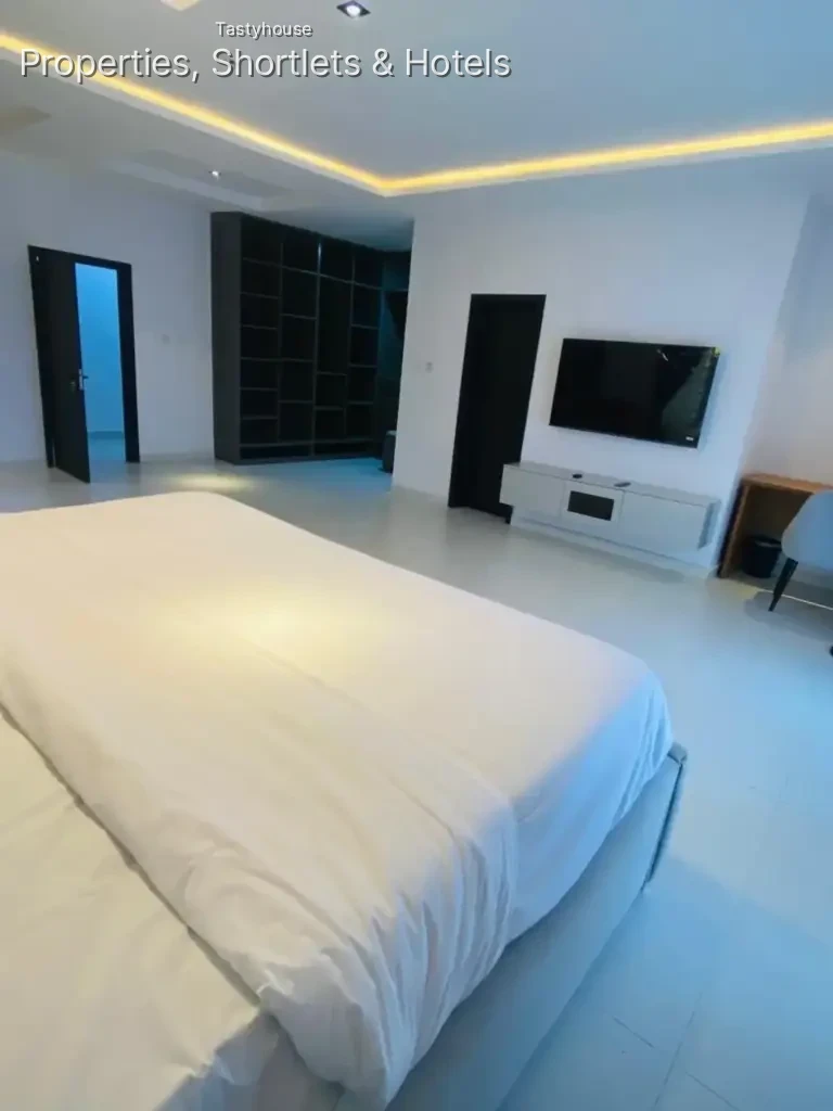 3 BEDROOM APARTMENT