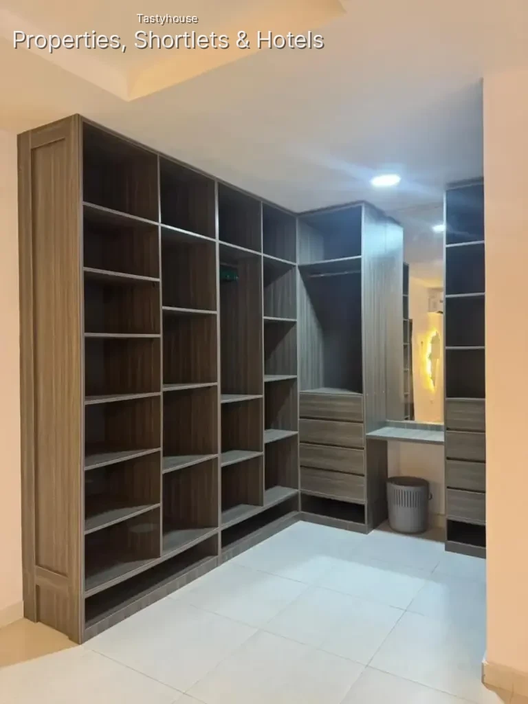3 BEDROOM APARTMENT