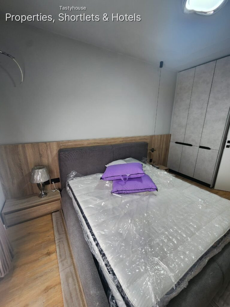 Fully furnished 3-bedroom apartment