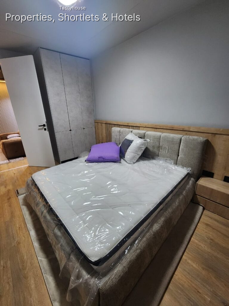 Fully furnished 3-bedroom apartment