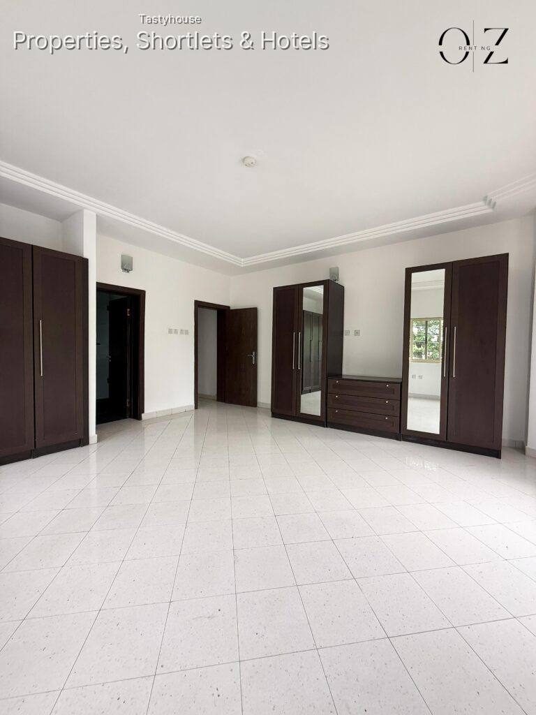 3 – BEDROOM APARTMENT WITH BỌ