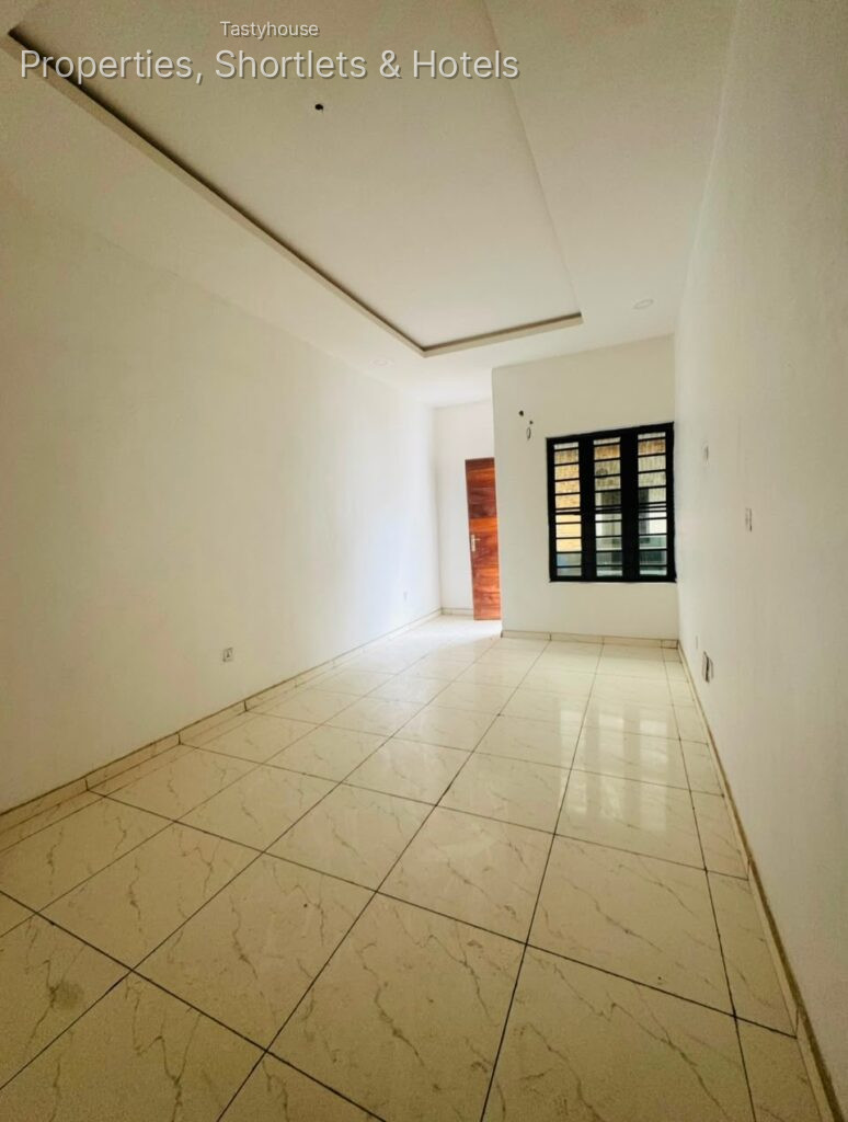 Newly built 4 bedroom Terrace duplex