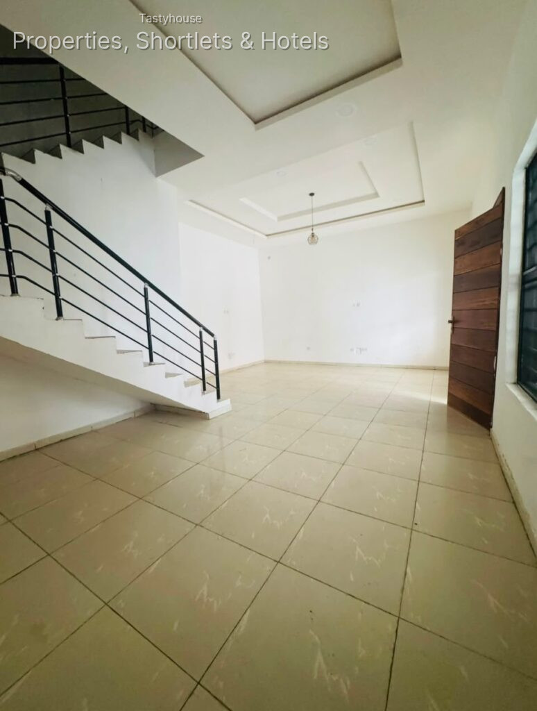 Newly built 4 bedroom Terrace duplex