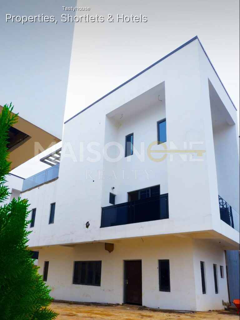 6-Bedroom Fully Detached Duplex