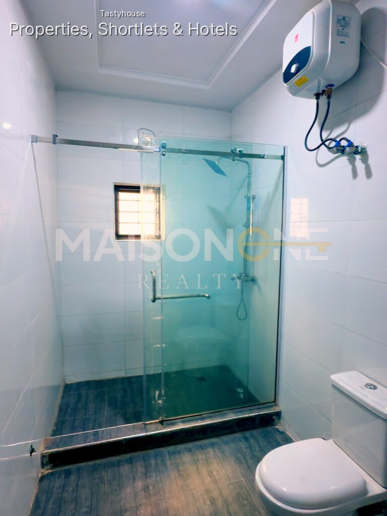 6-Bedroom Fully Detached Duplex