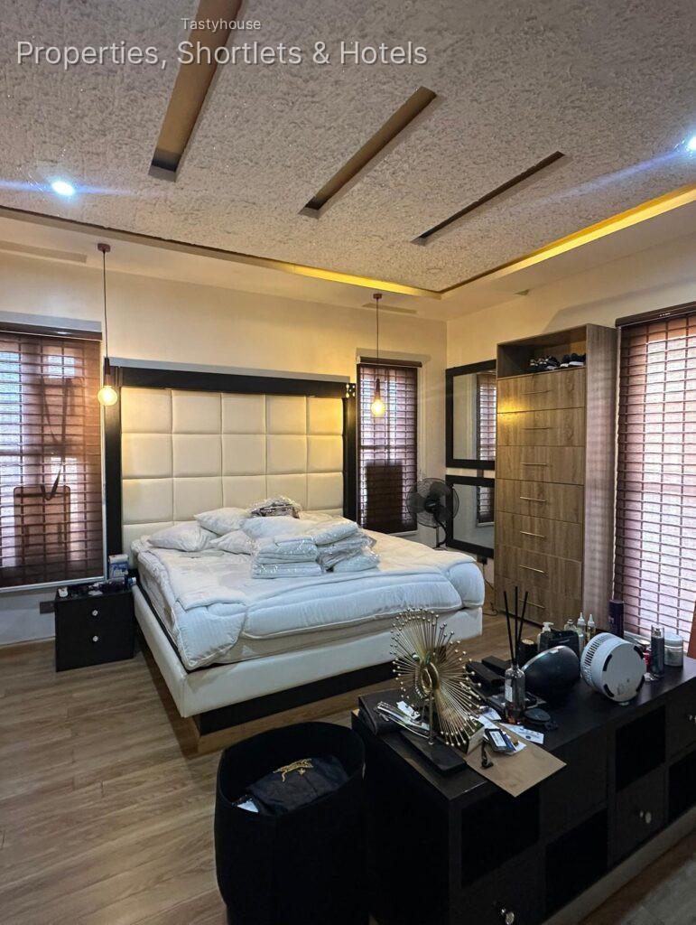 2 – Bedroom Flat