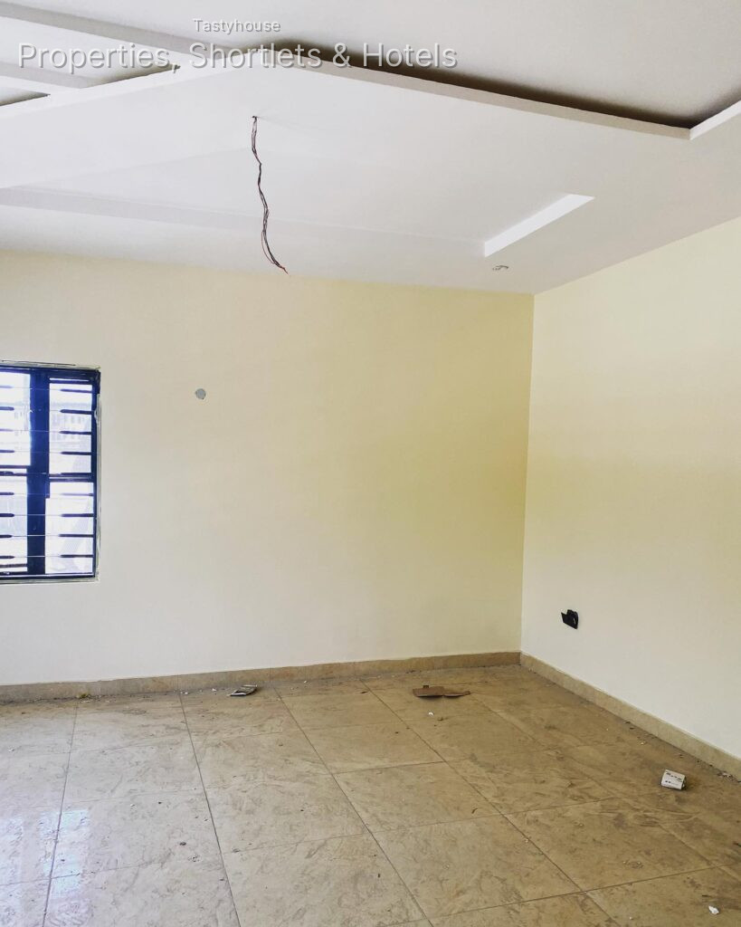 6 rooms 3 sitting rooms