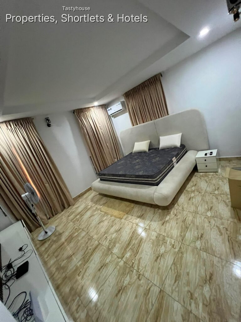 Luxuriously furnished 3bedroom Apartment