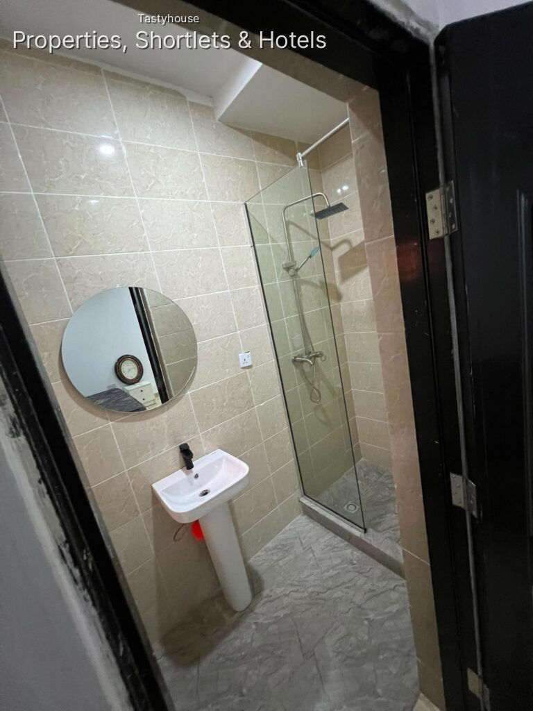 Luxuriously furnished 3bedroom Apartment
