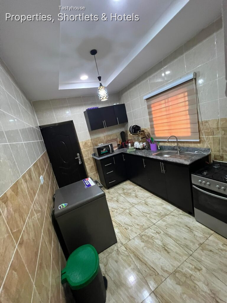 Luxuriously furnished 3bedroom Apartment