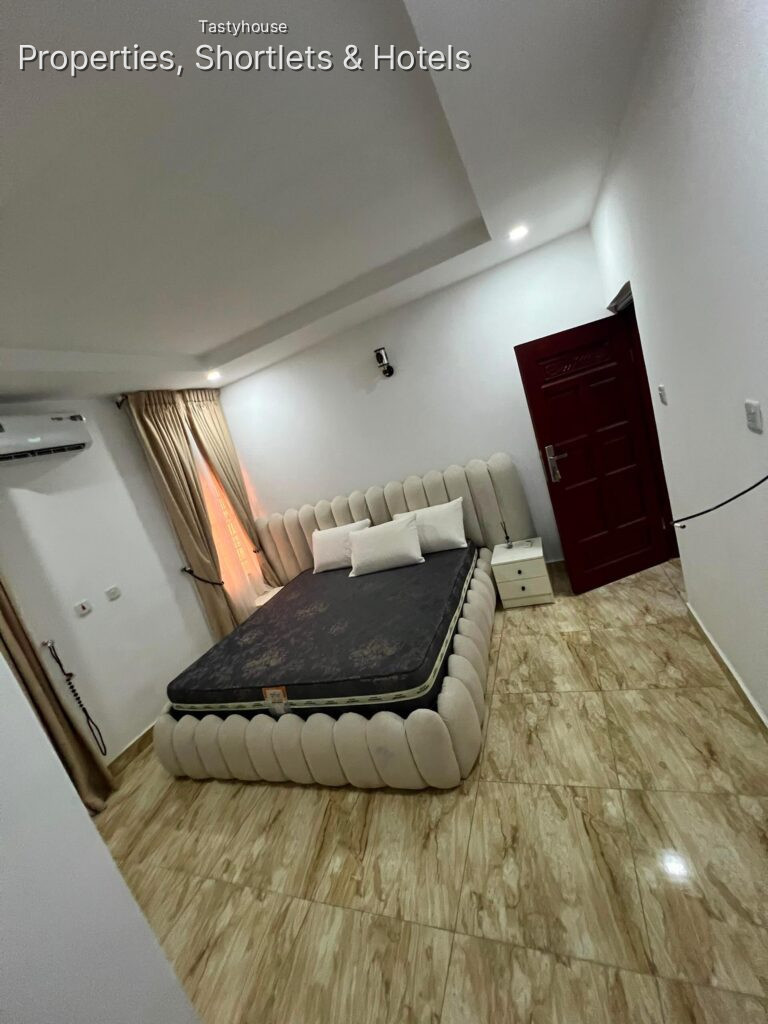 Luxuriously furnished 3bedroom Apartment