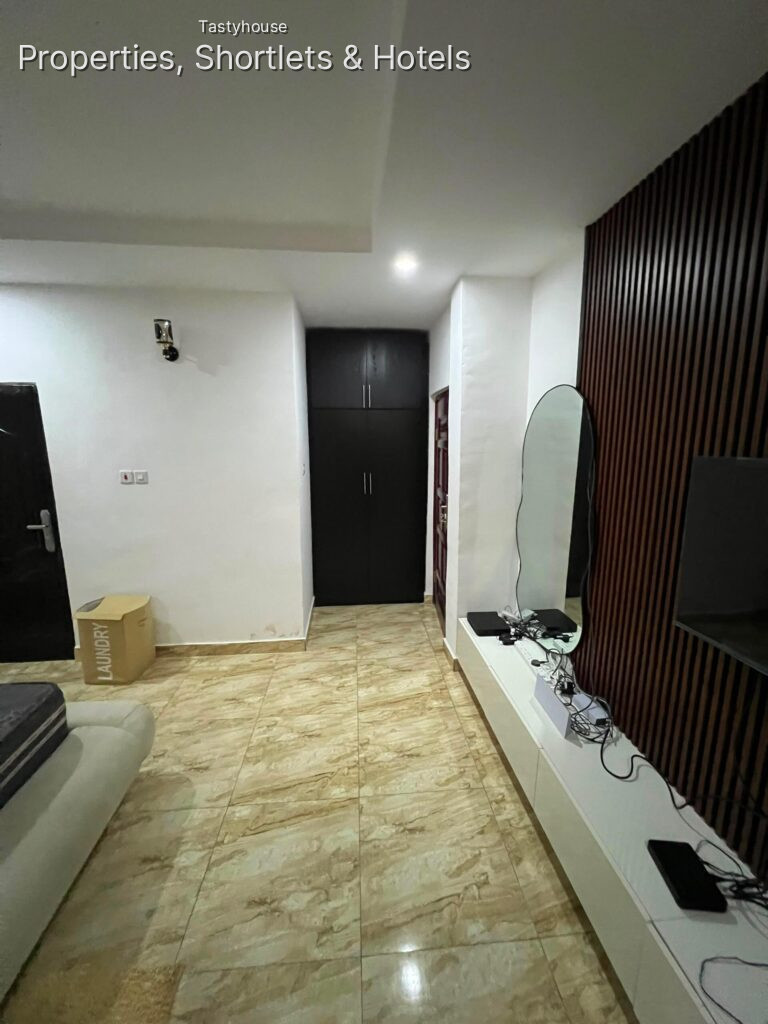 Luxuriously furnished 3bedroom Apartment
