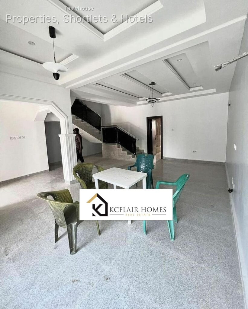 4BEDROOM TERRACE DUPLEX with a BỌ