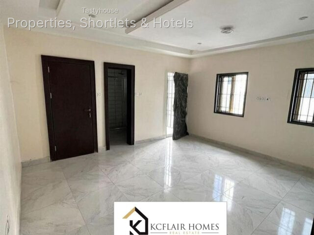 4BEDROOM TERRACE DUPLEX with a BỌ