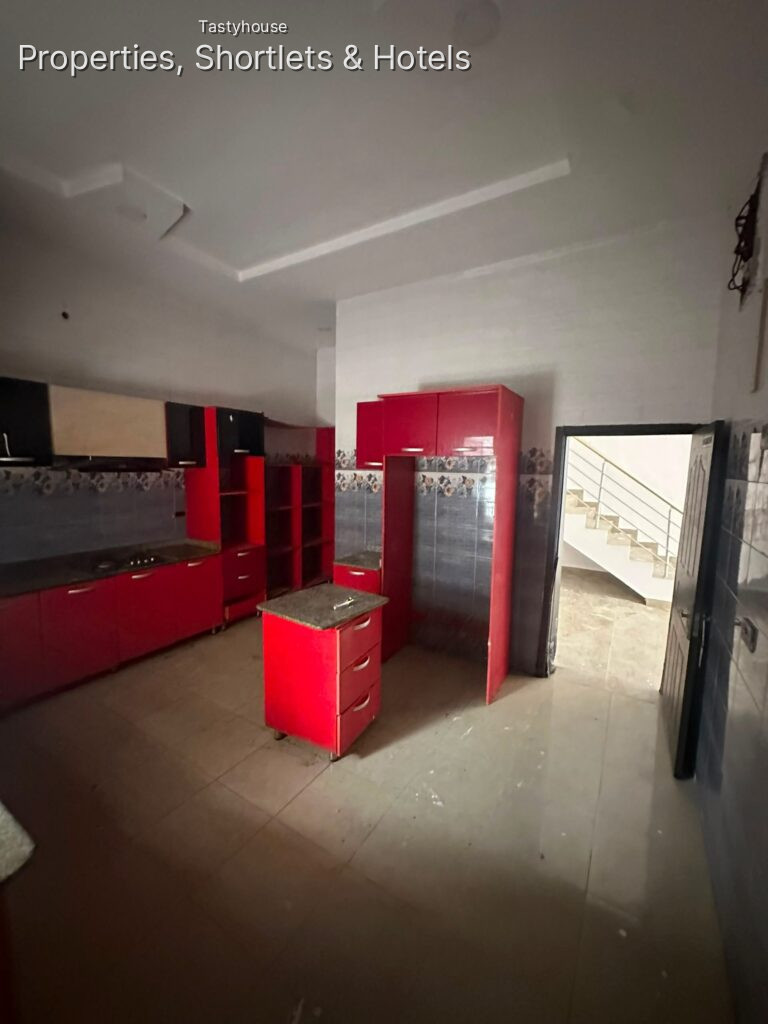 4 Bedroom Semi Detached Duplex