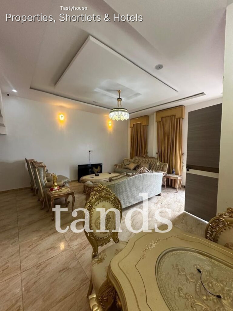 4 BedroomFully Furnished Semi-Detached Duplex