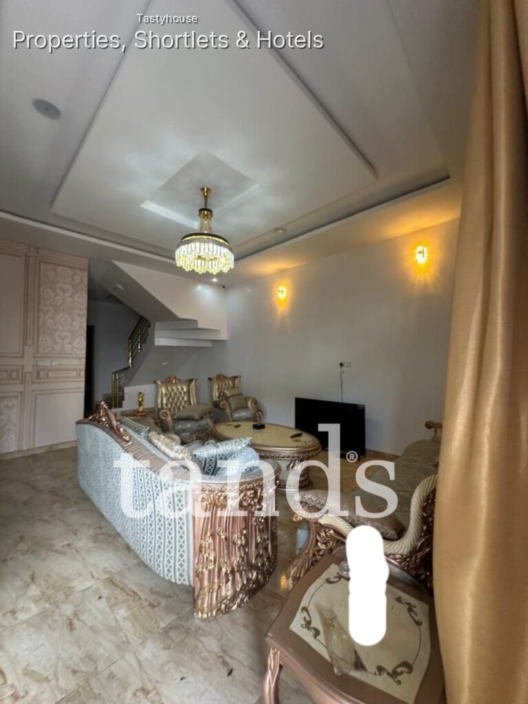 4 BedroomFully Furnished Semi-Detached Duplex