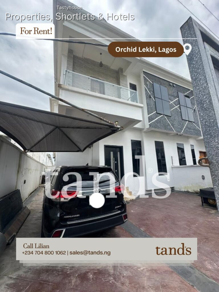 4 BedroomFully Furnished Semi-Detached Duplex
