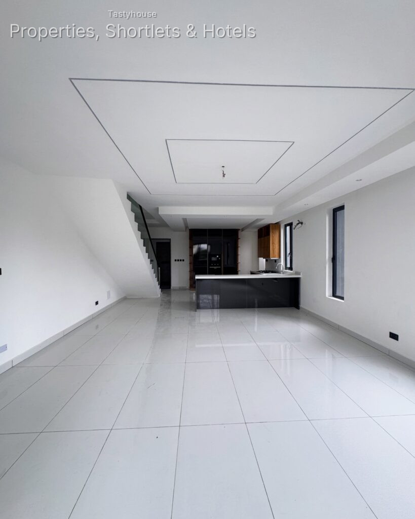 2 APARTMENT MAISONETTE