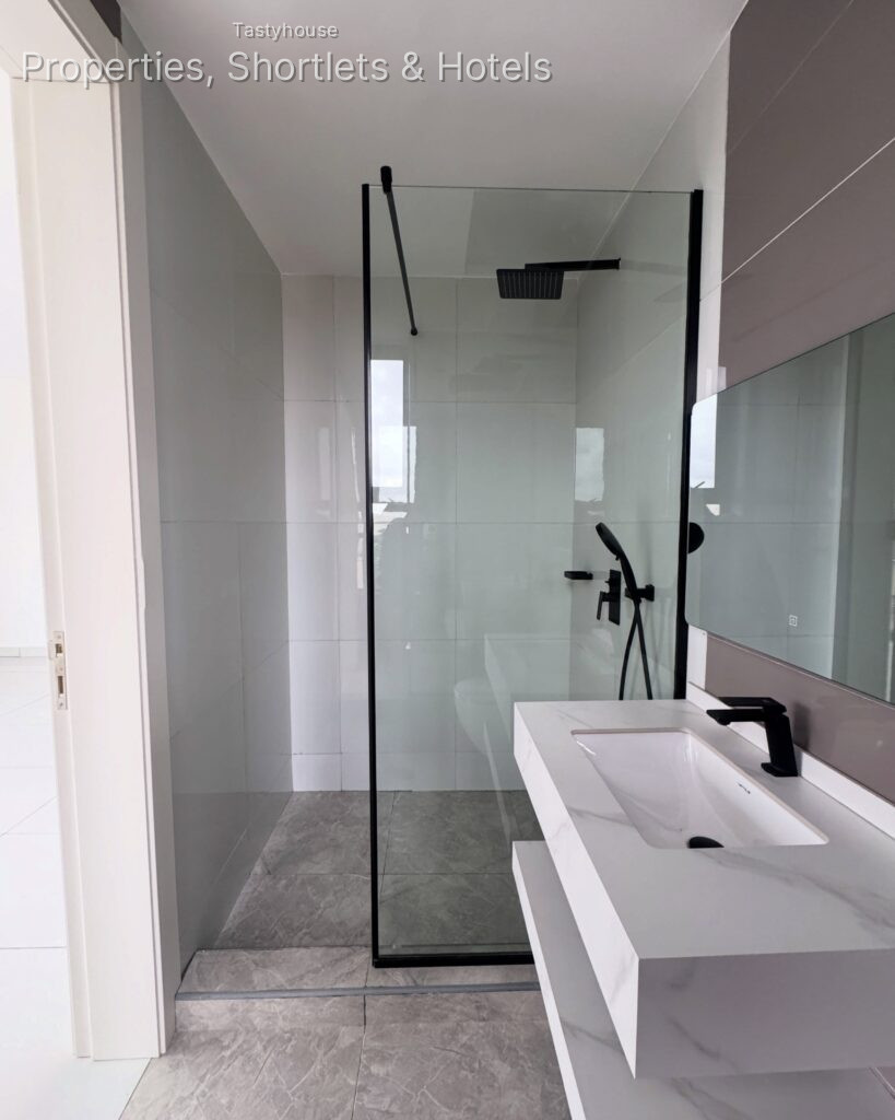 2 APARTMENT MAISONETTE