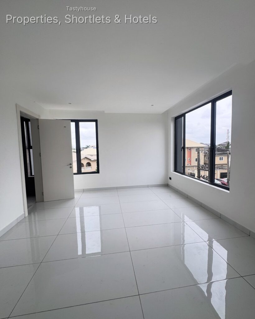 2 APARTMENT MAISONETTE