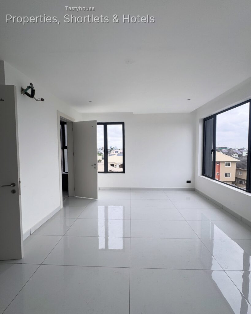 2 APARTMENT MAISONETTE