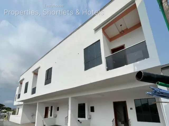 Spacious 3 bedroom terrace duplex