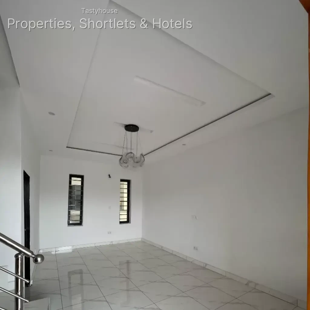 Spacious 3 bedroom terrace duplex