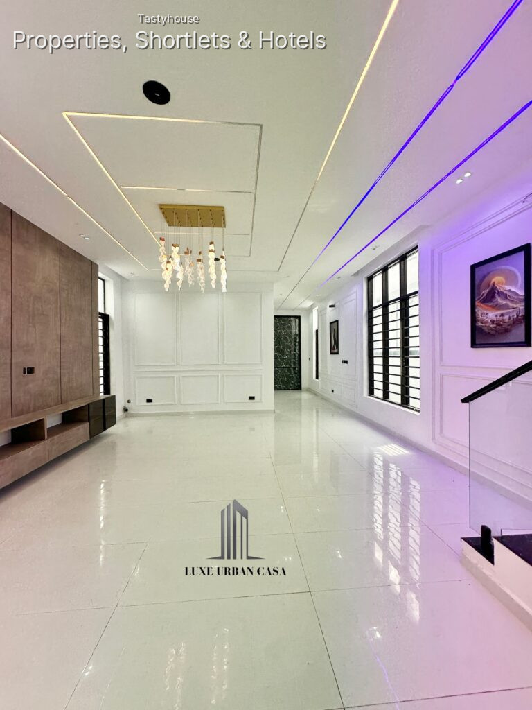 5 Bedroom fully Detached