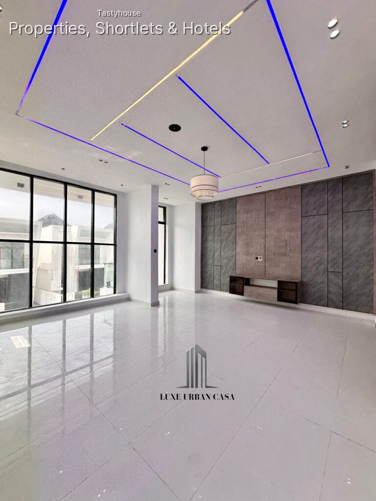 5 Bedroom fully Detached