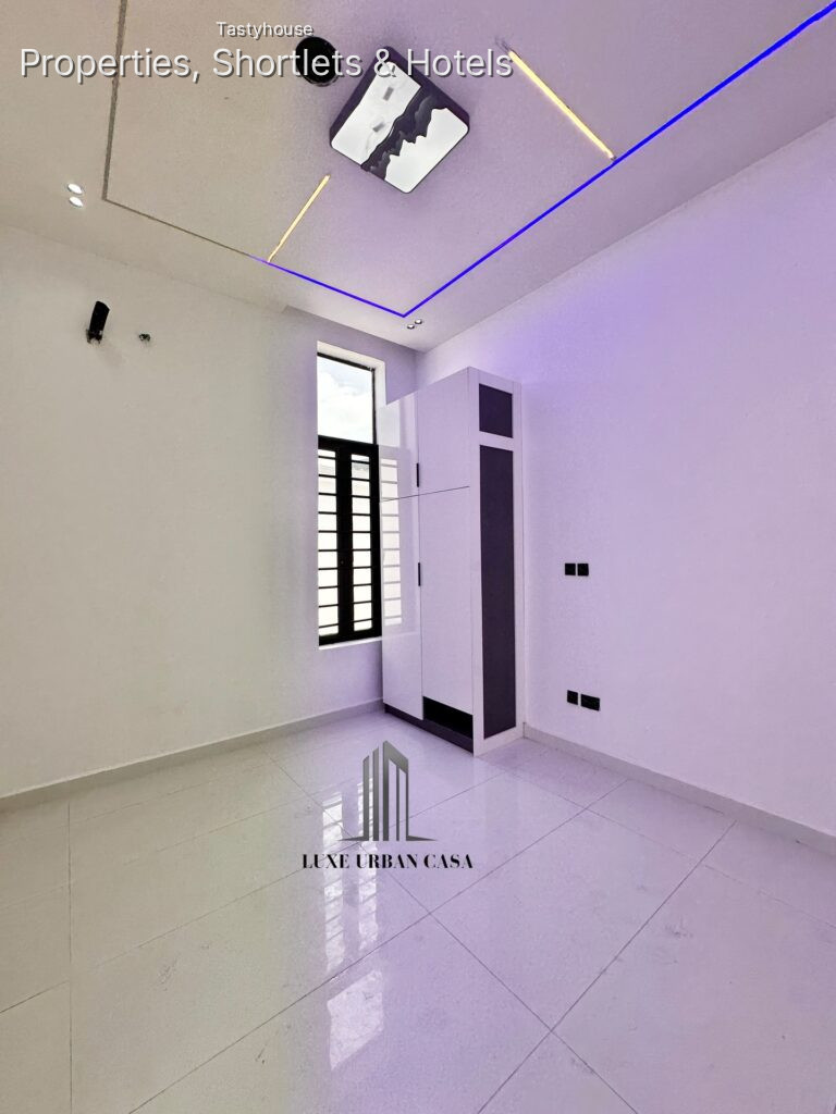 5 Bedroom fully Detached