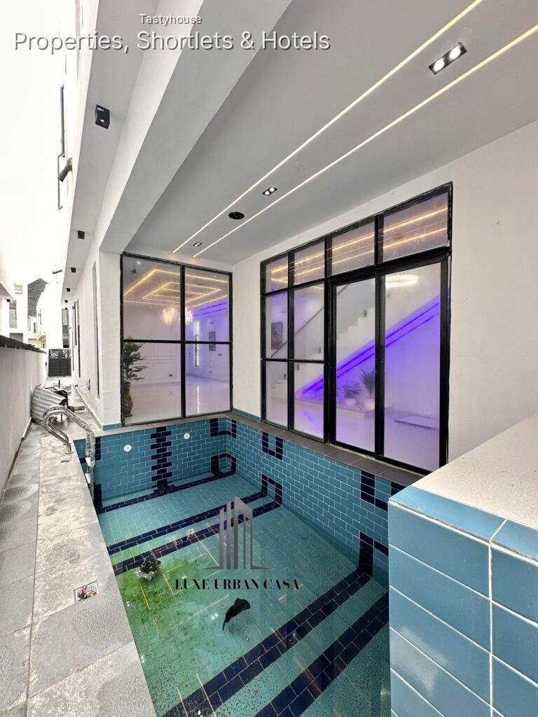 5 Bedroom fully Detached