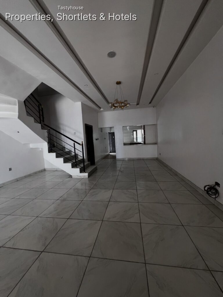 4-BEDROOM TERRACE DUPLEX