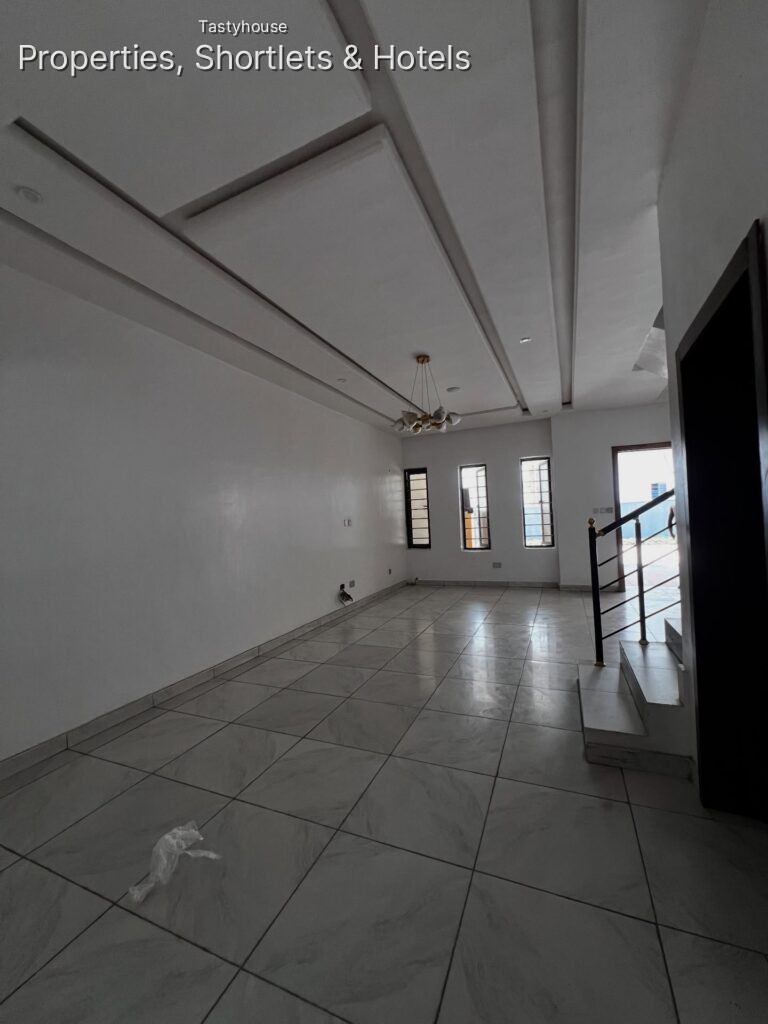 4-BEDROOM TERRACE DUPLEX