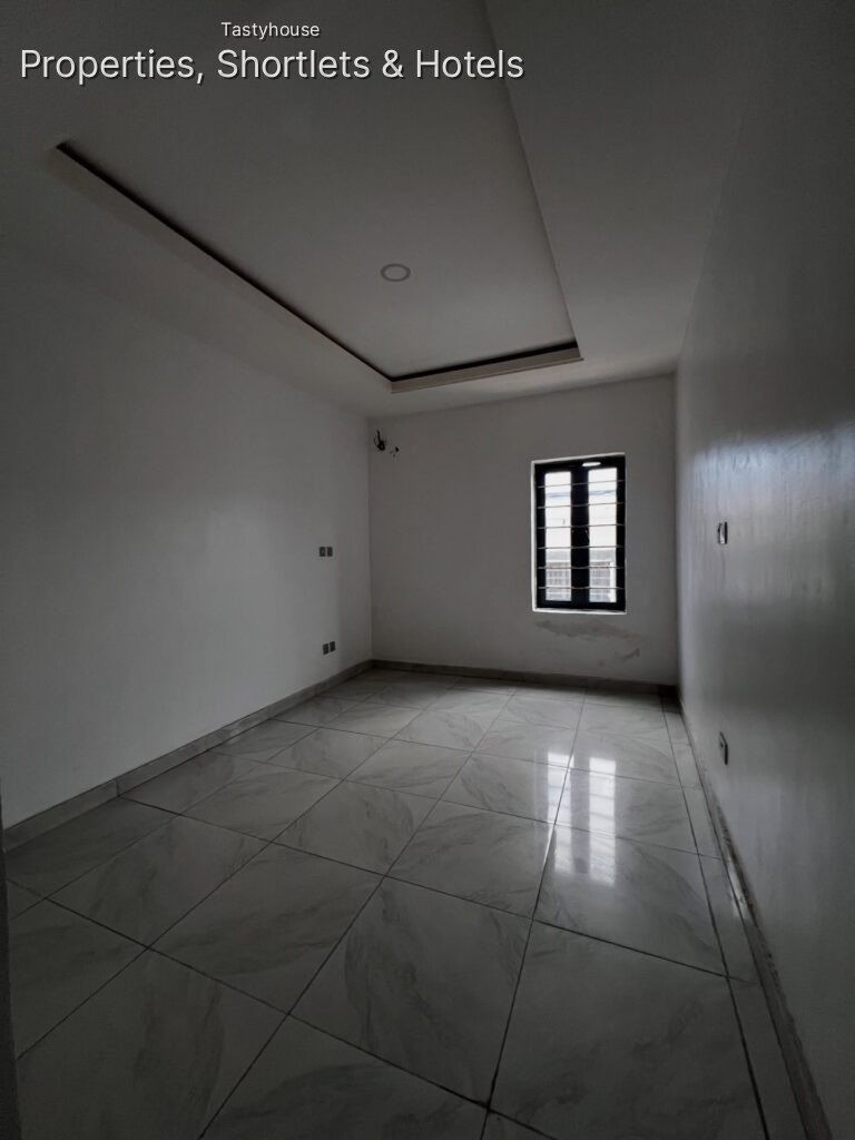 4-BEDROOM TERRACE DUPLEX