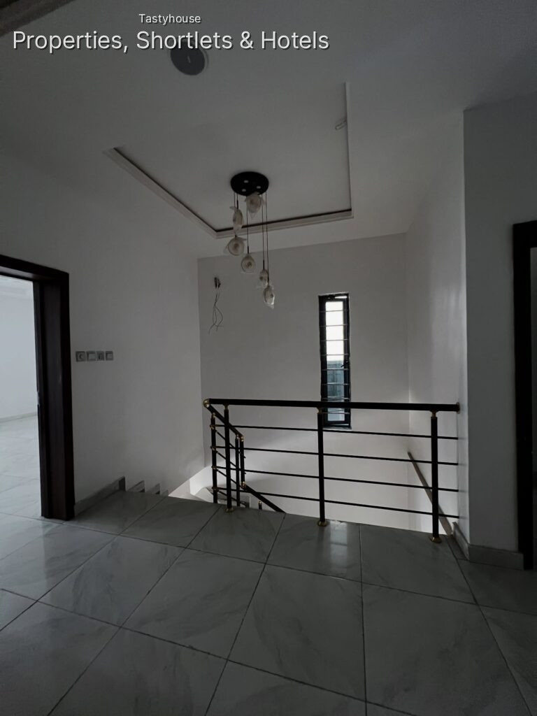 4-BEDROOM TERRACE DUPLEX