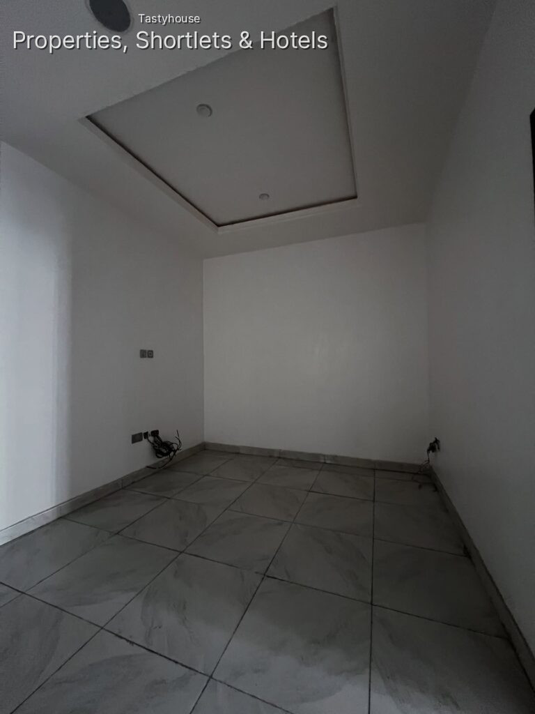 4-BEDROOM TERRACE DUPLEX
