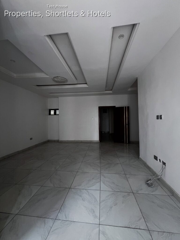 4-BEDROOM TERRACE DUPLEX