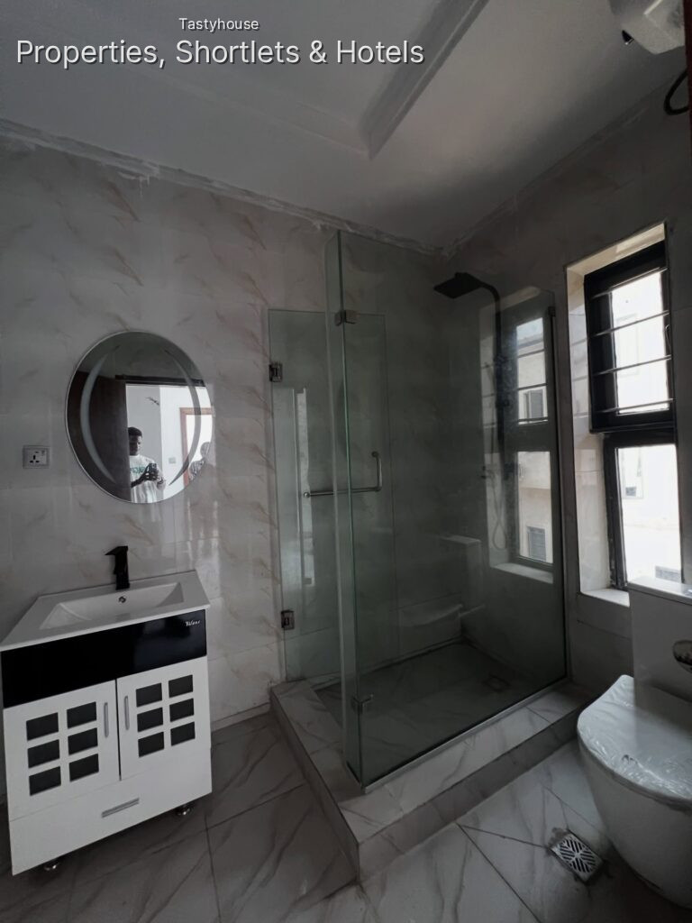 4-BEDROOM TERRACE DUPLEX