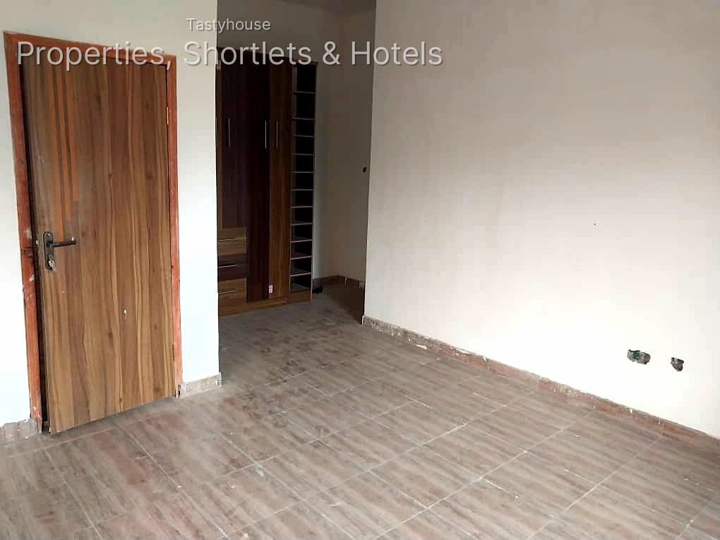 3-Bedroom Flat + BỌ