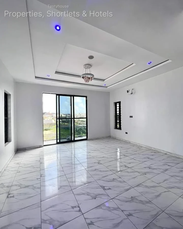 4 Bedroom Duplex