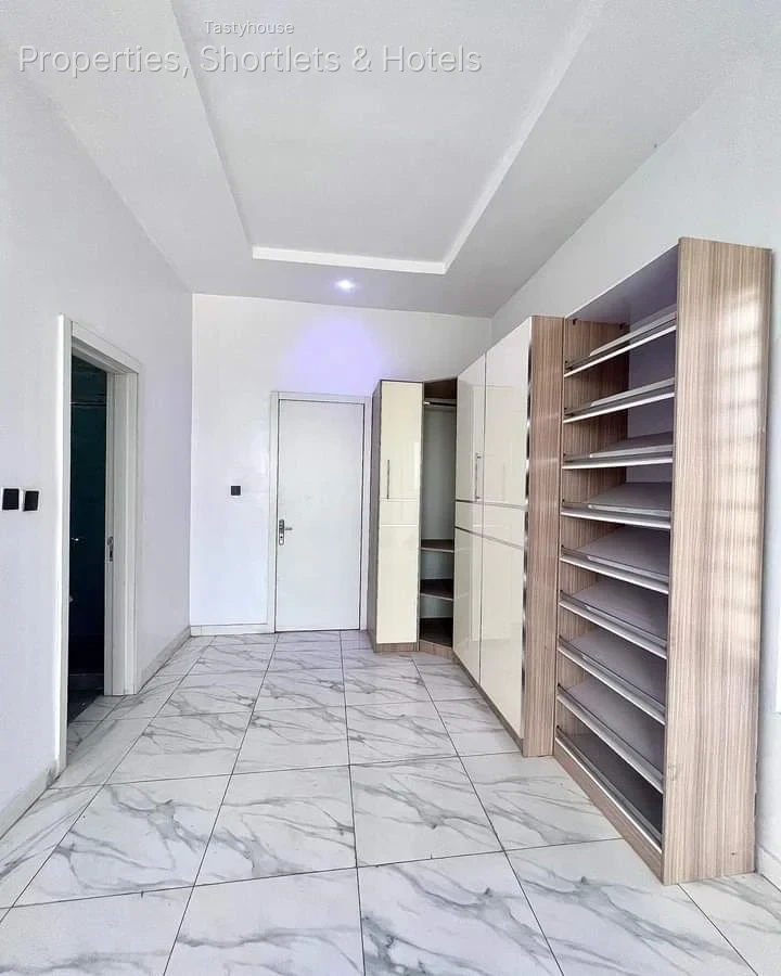4 Bedroom Duplex
