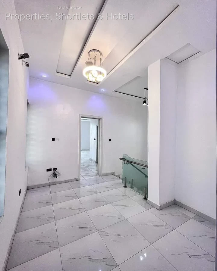4 Bedroom Duplex